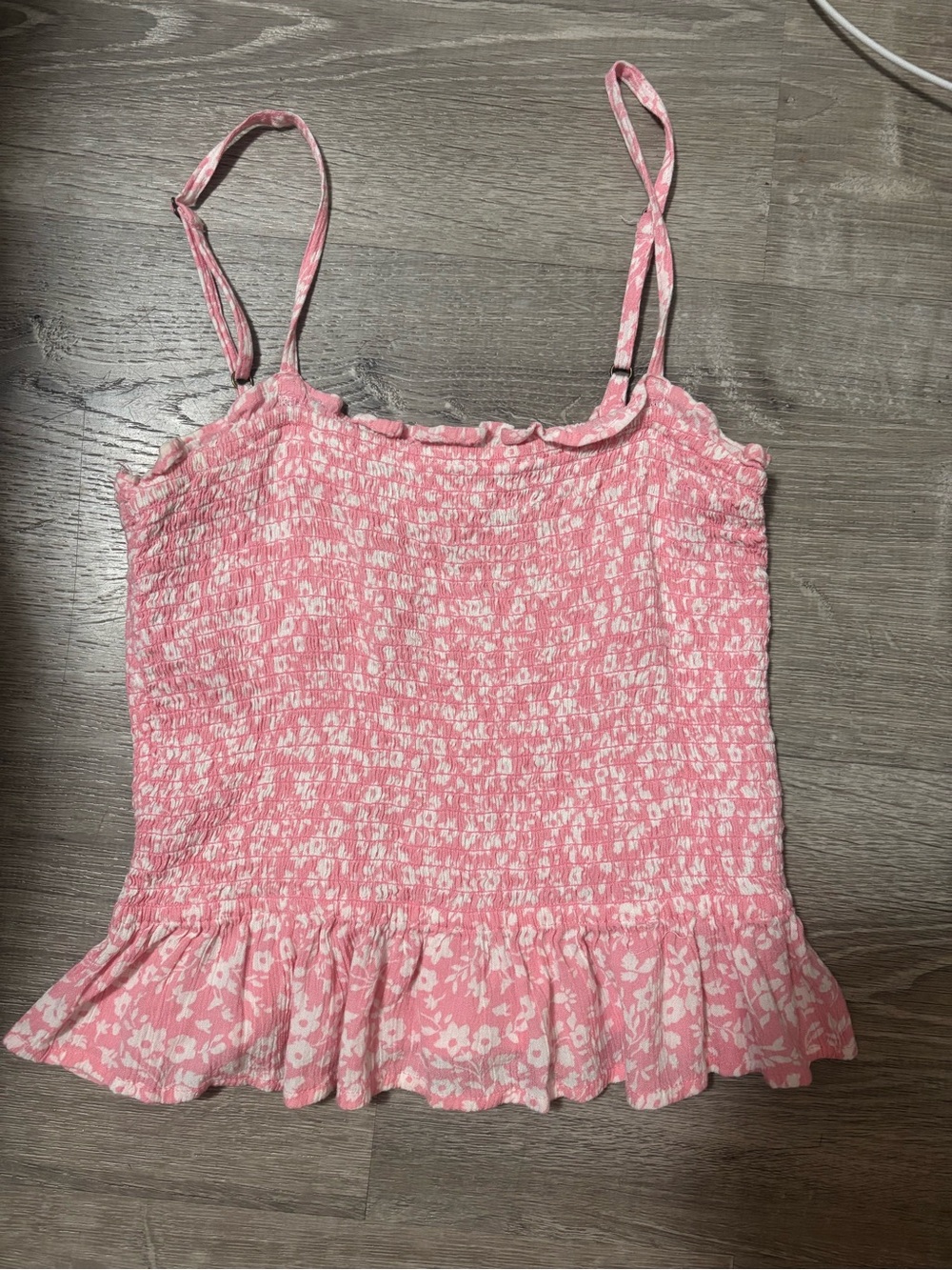 Pink and white Floral ruched Billabong tank top.